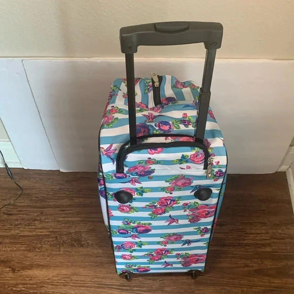 Betsey Johnson Rolling Carry-On Duffle Bag New - Picture 6 of 11